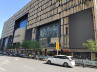 大型戶外LED屏讓濟南某商務樓宇成商業美學新地標